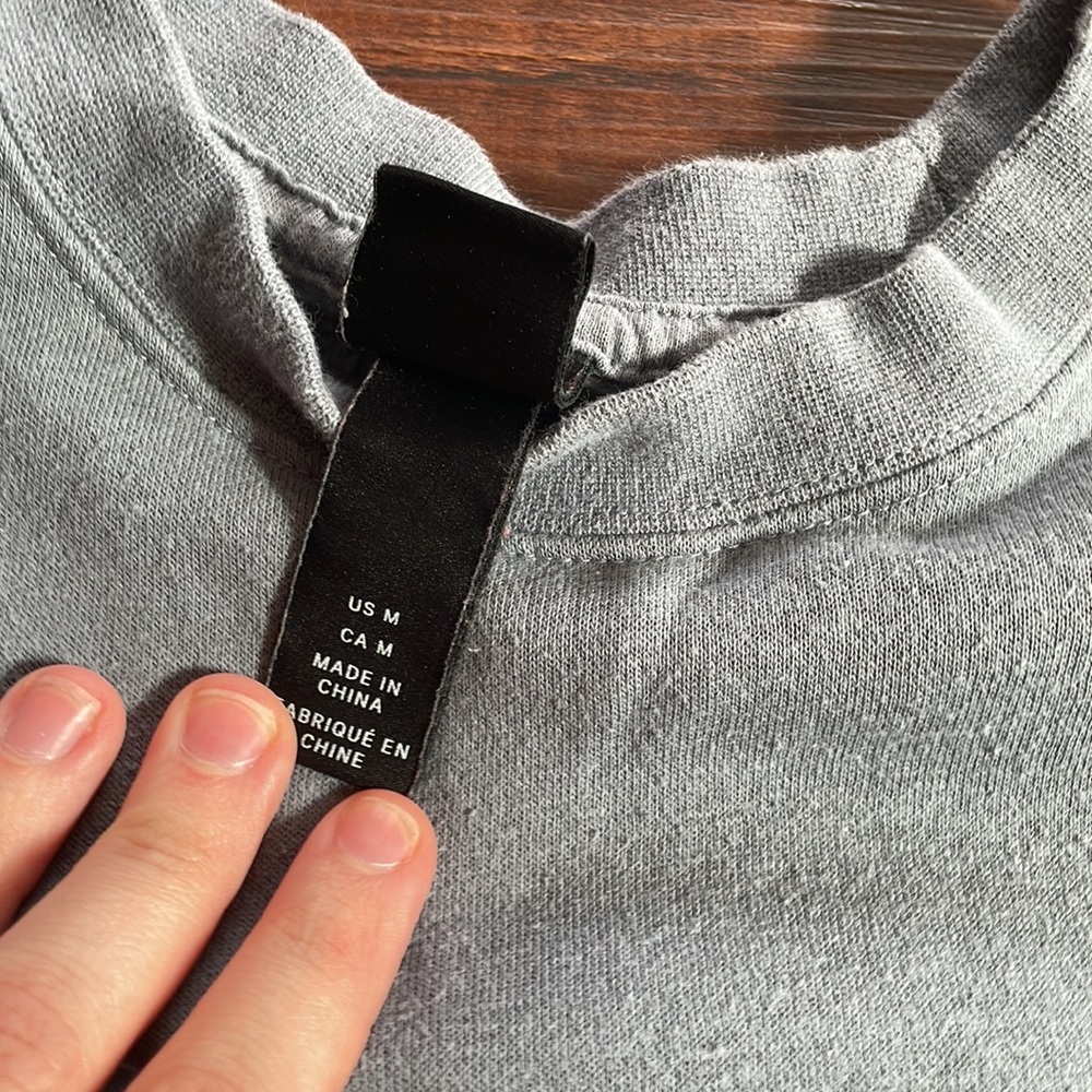 H&M sweater - Picture 2 of 5